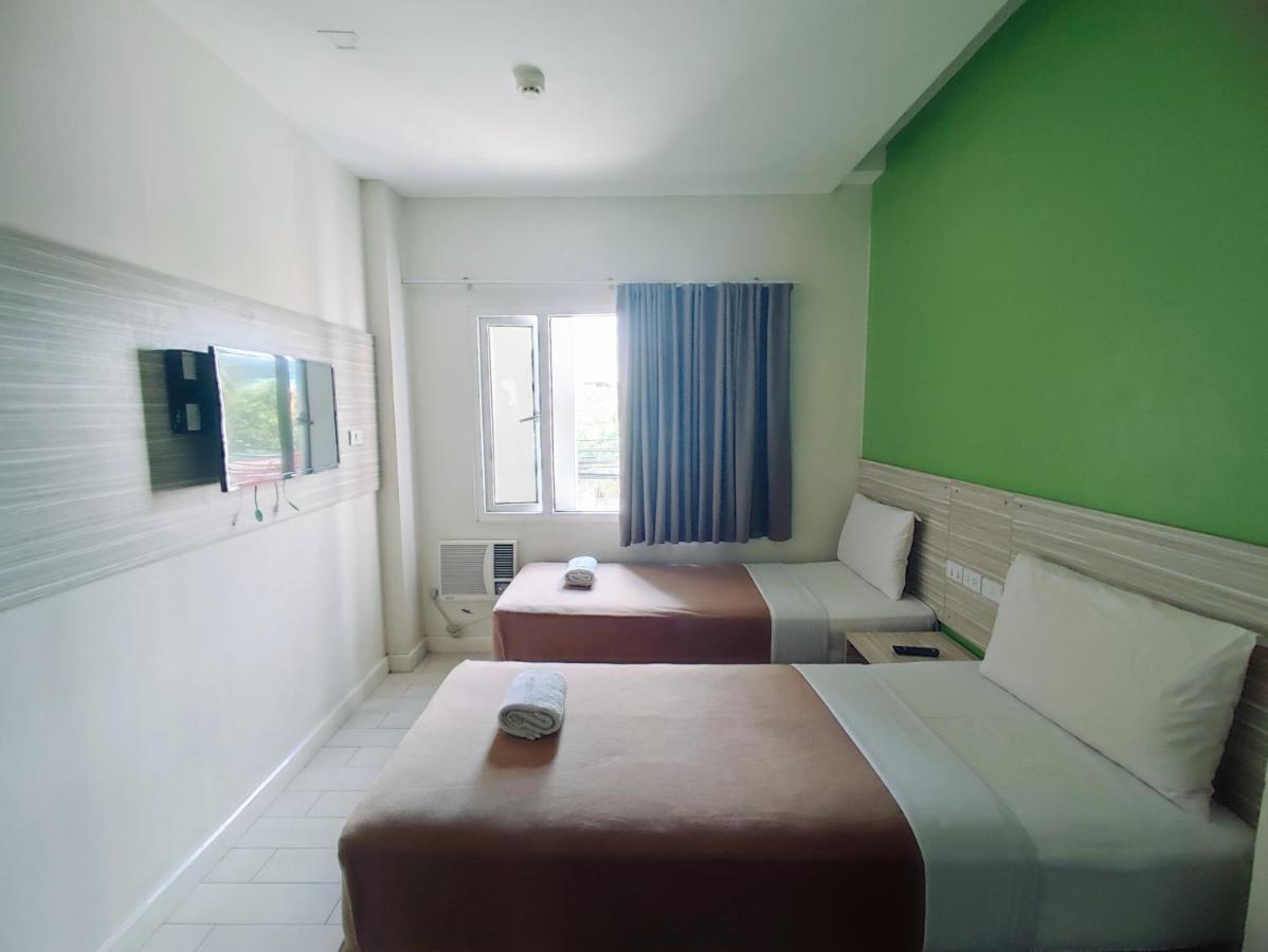 Westpoint Hotel Cebu Екстер'єр фото