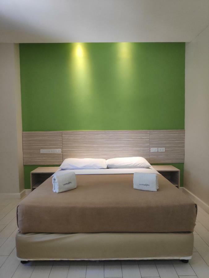Westpoint Hotel Cebu Екстер'єр фото