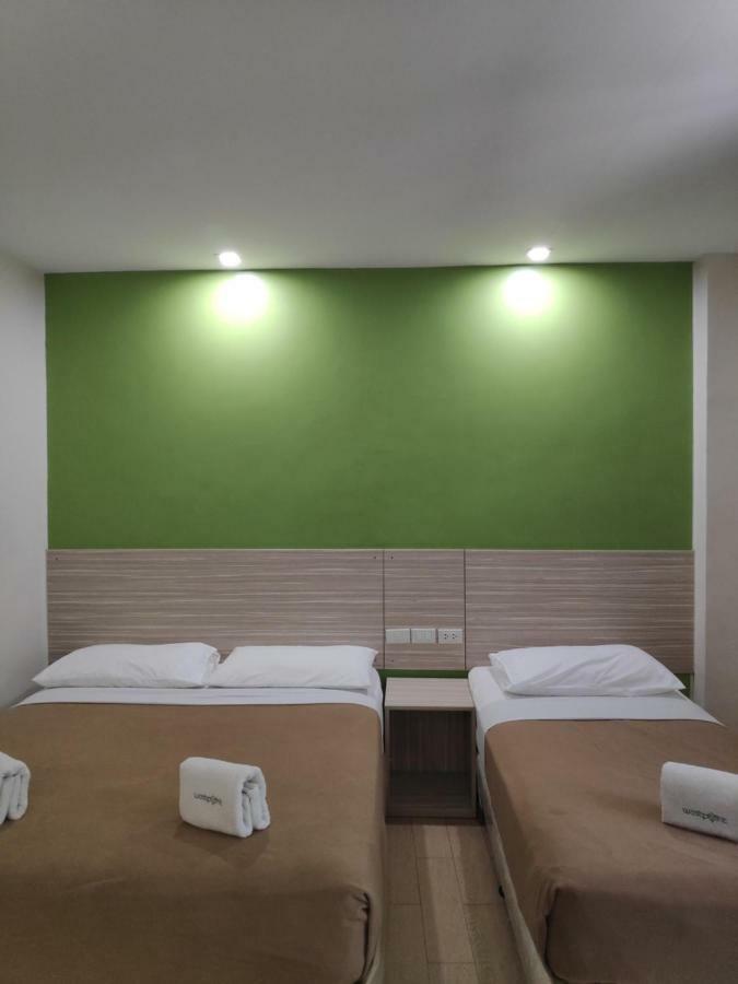 Westpoint Hotel Cebu Екстер'єр фото